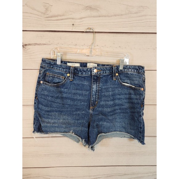 Universal Thread Women's Vintage Midi Stretch Jean Shorts Size‎ 16/33R - Picture 1 of 7